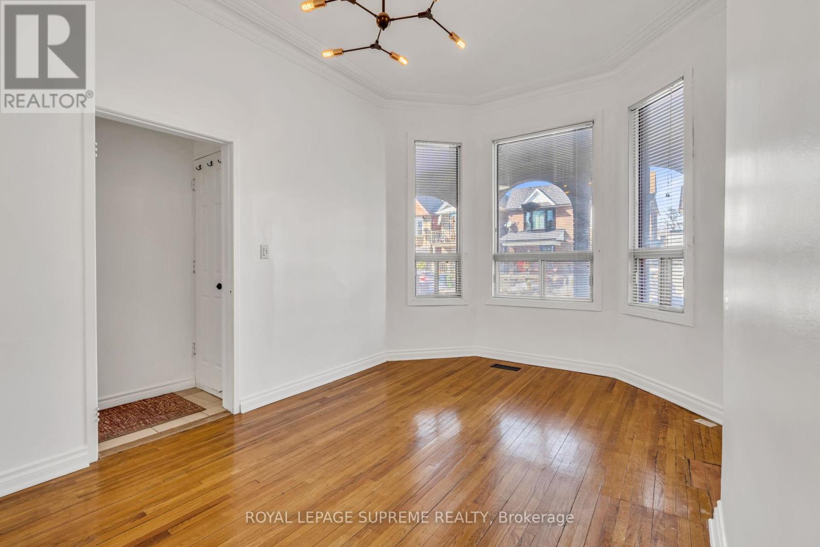 157 Wallace Avenue, Toronto, Ontario  M6H 1V1 - Photo 4 - W12849280