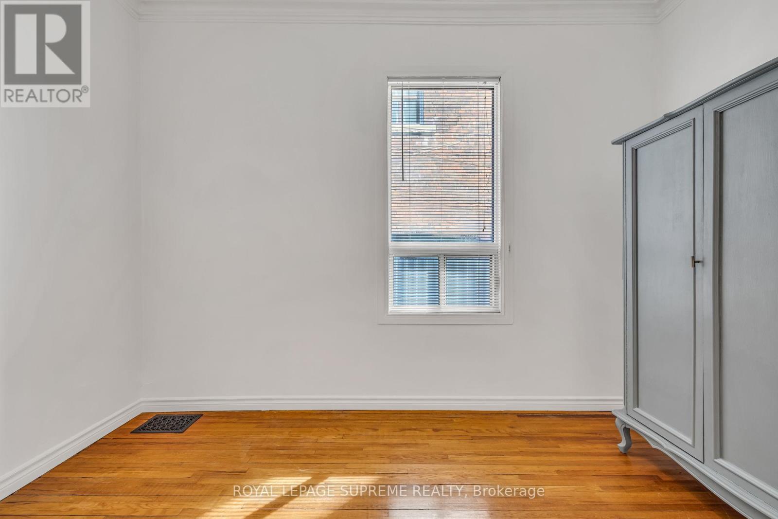 157 Wallace Avenue, Toronto, Ontario  M6H 1V1 - Photo 8 - W12849280