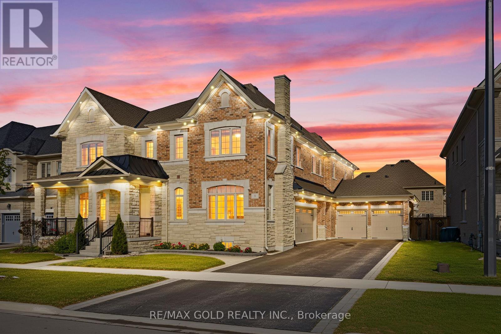 8 MARKEY COURT, Brampton, Ontario