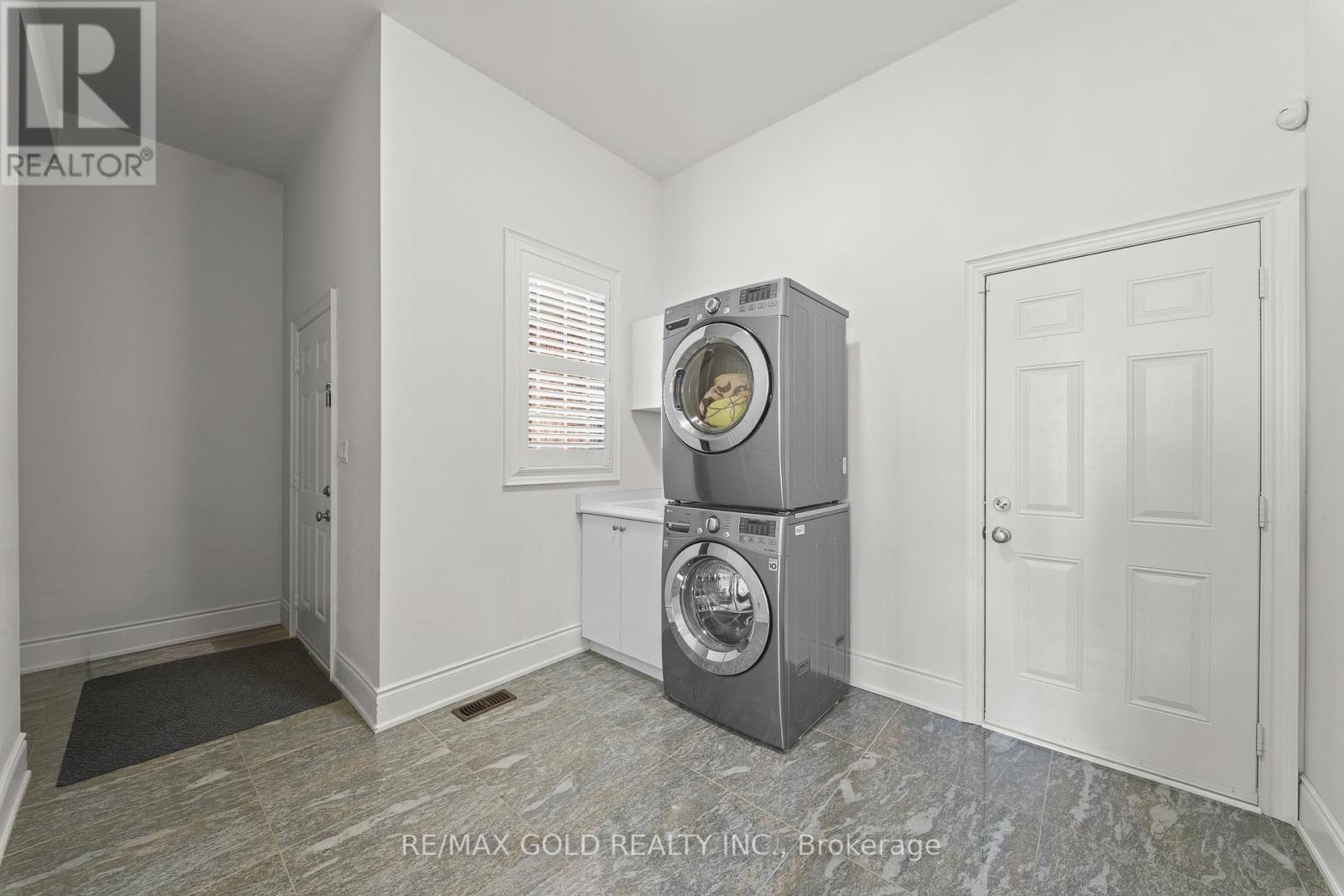 8 Markey Court, Brampton, Ontario  L6P 4L1 - Photo 20 - W12849302