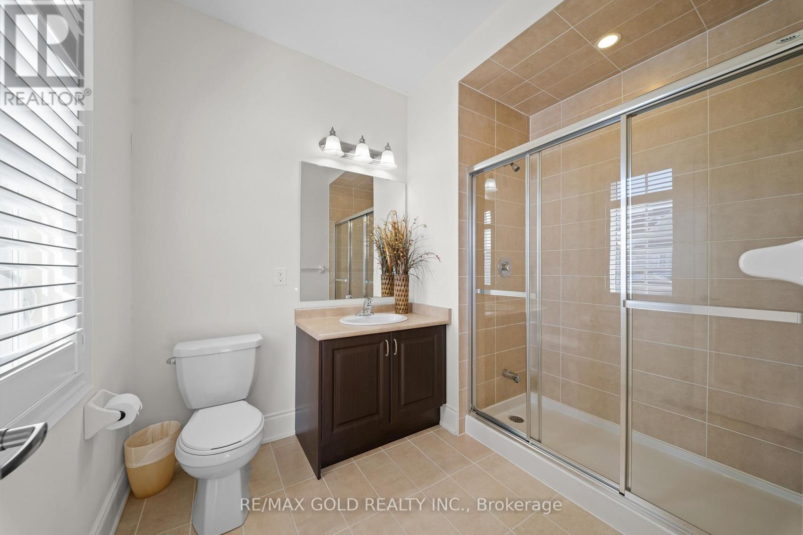 8 Markey Court, Brampton, Ontario  L6P 4L1 - Photo 33 - W12849302