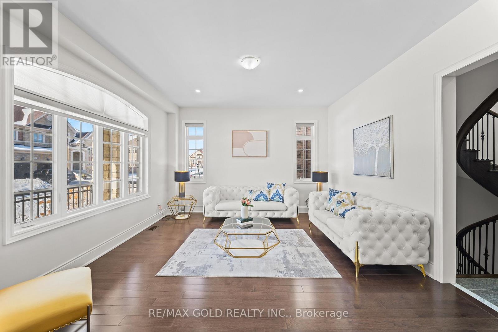 8 Markey Court, Brampton, Ontario  L6P 4L1 - Photo 7 - W12849302