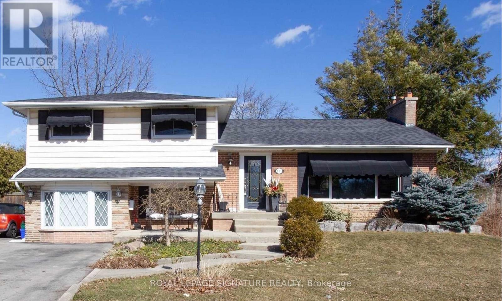 251 THIRD LINE, Oakville, Ontario