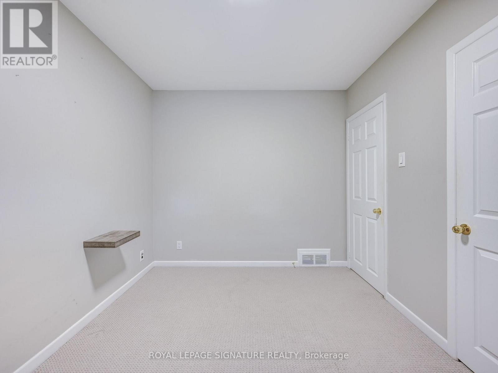 251 Third Line, Oakville, Ontario  L6L 4A2 - Photo 19 - W12849308