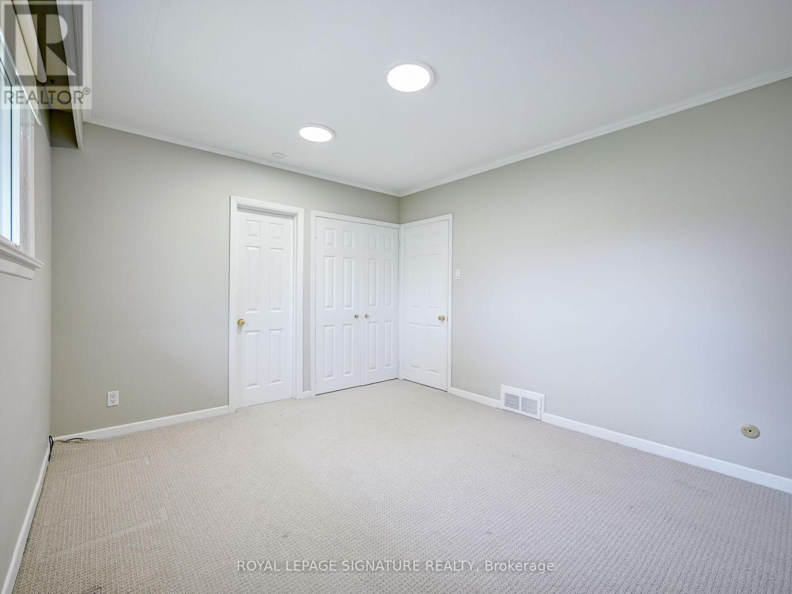 251 Third Line, Oakville, Ontario  L6L 4A2 - Photo 24 - W12849308