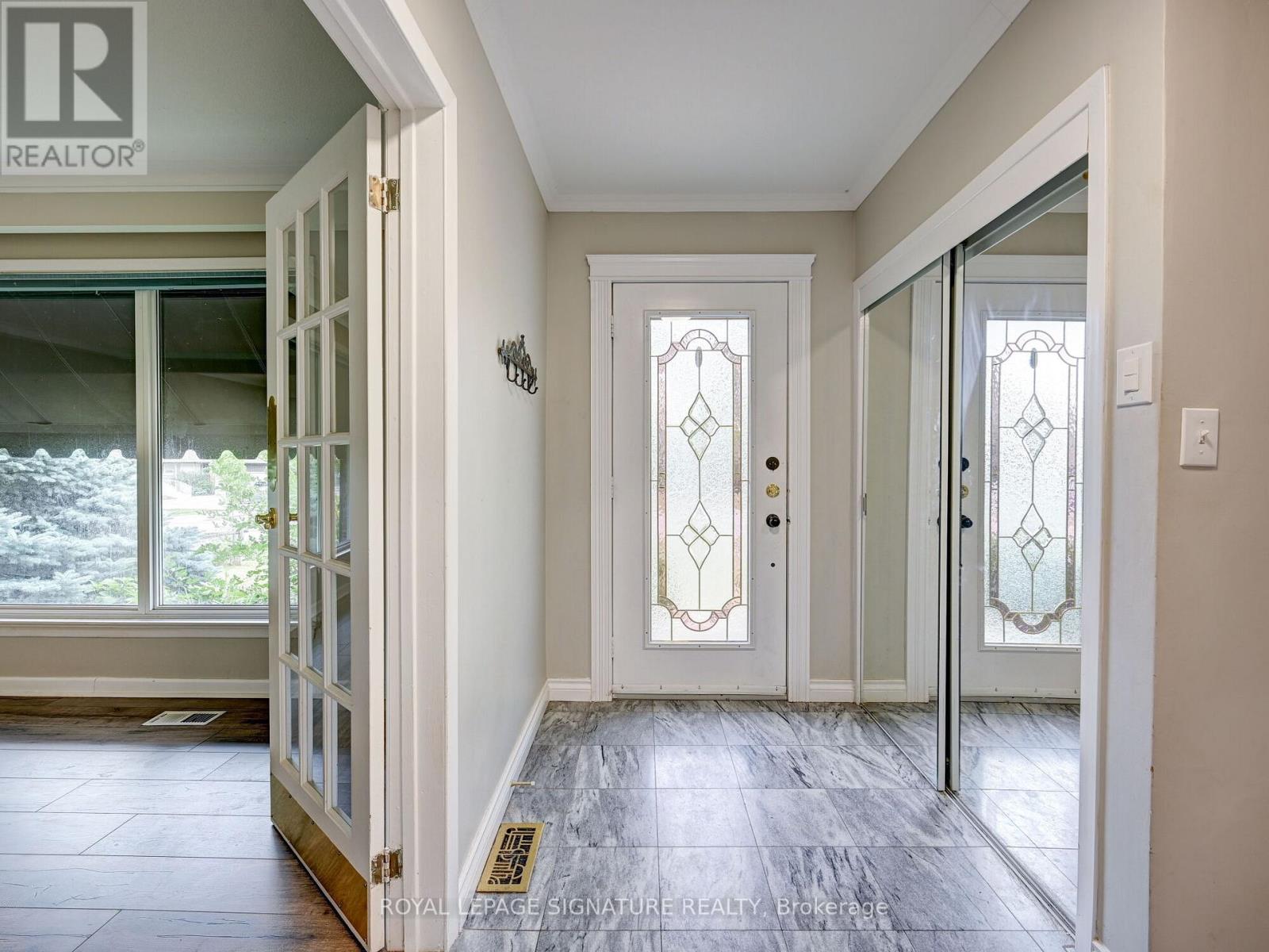 251 Third Line, Oakville, Ontario  L6L 4A2 - Photo 3 - W12849308