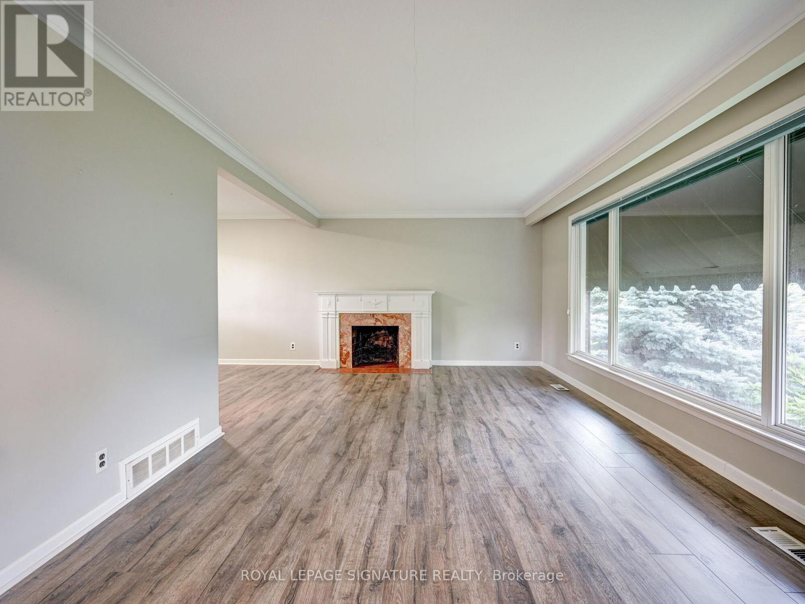 251 Third Line, Oakville, Ontario  L6L 4A2 - Photo 6 - W12849308