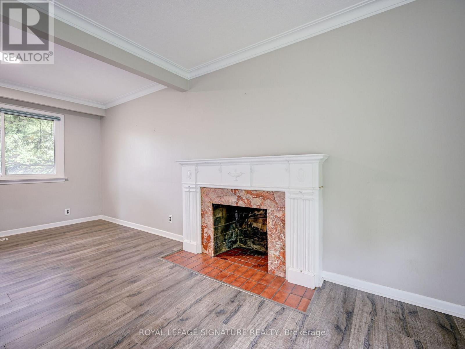 251 Third Line, Oakville, Ontario  L6L 4A2 - Photo 8 - W12849308