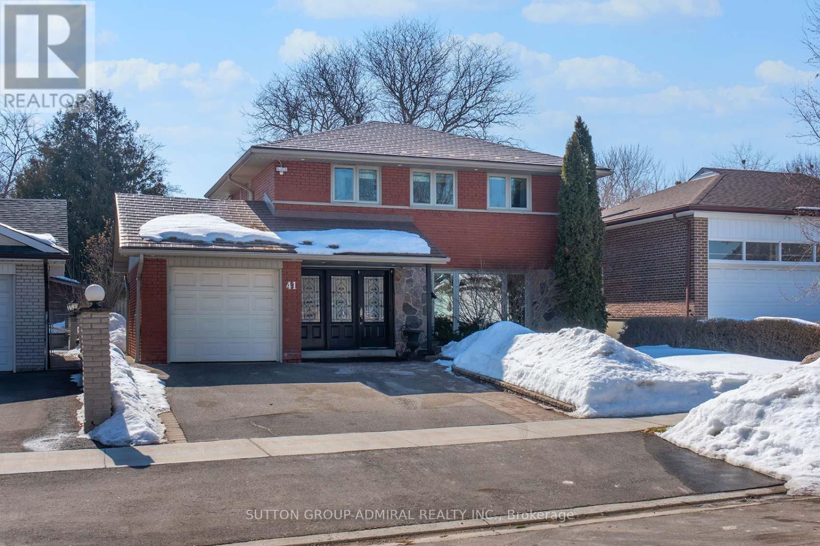 41 HAMPTONBROOK DRIVE, Toronto, Ontario