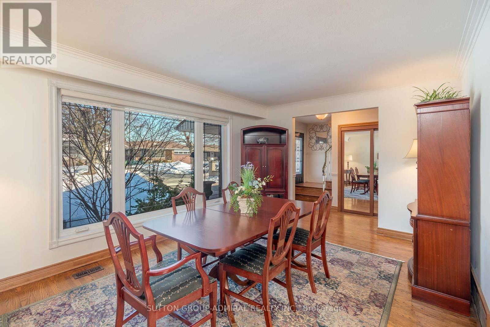 41 Hamptonbrook Drive, Toronto, Ontario  M9P 1A2 - Photo 18 - W12849358