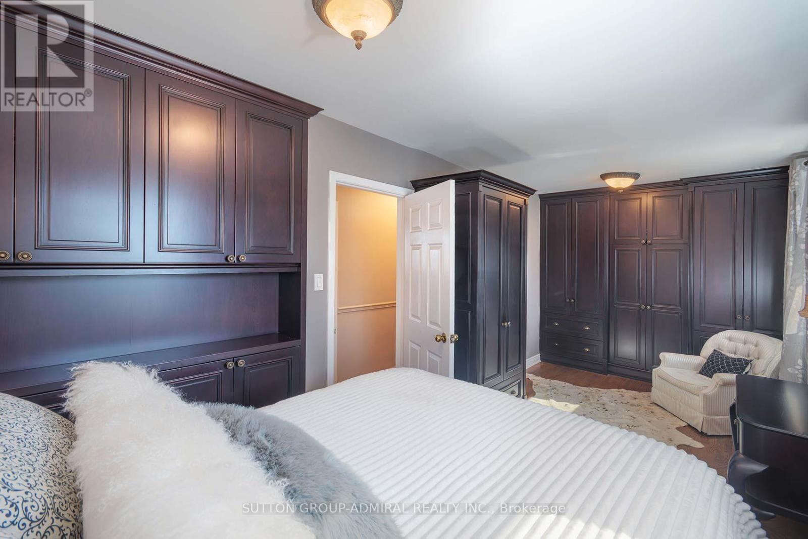 41 Hamptonbrook Drive, Toronto, Ontario  M9P 1A2 - Photo 23 - W12849358