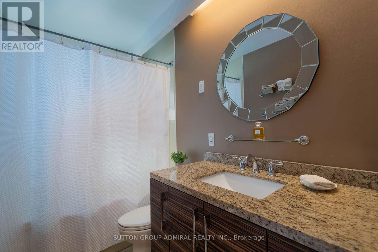 41 Hamptonbrook Drive, Toronto, Ontario  M9P 1A2 - Photo 27 - W12849358