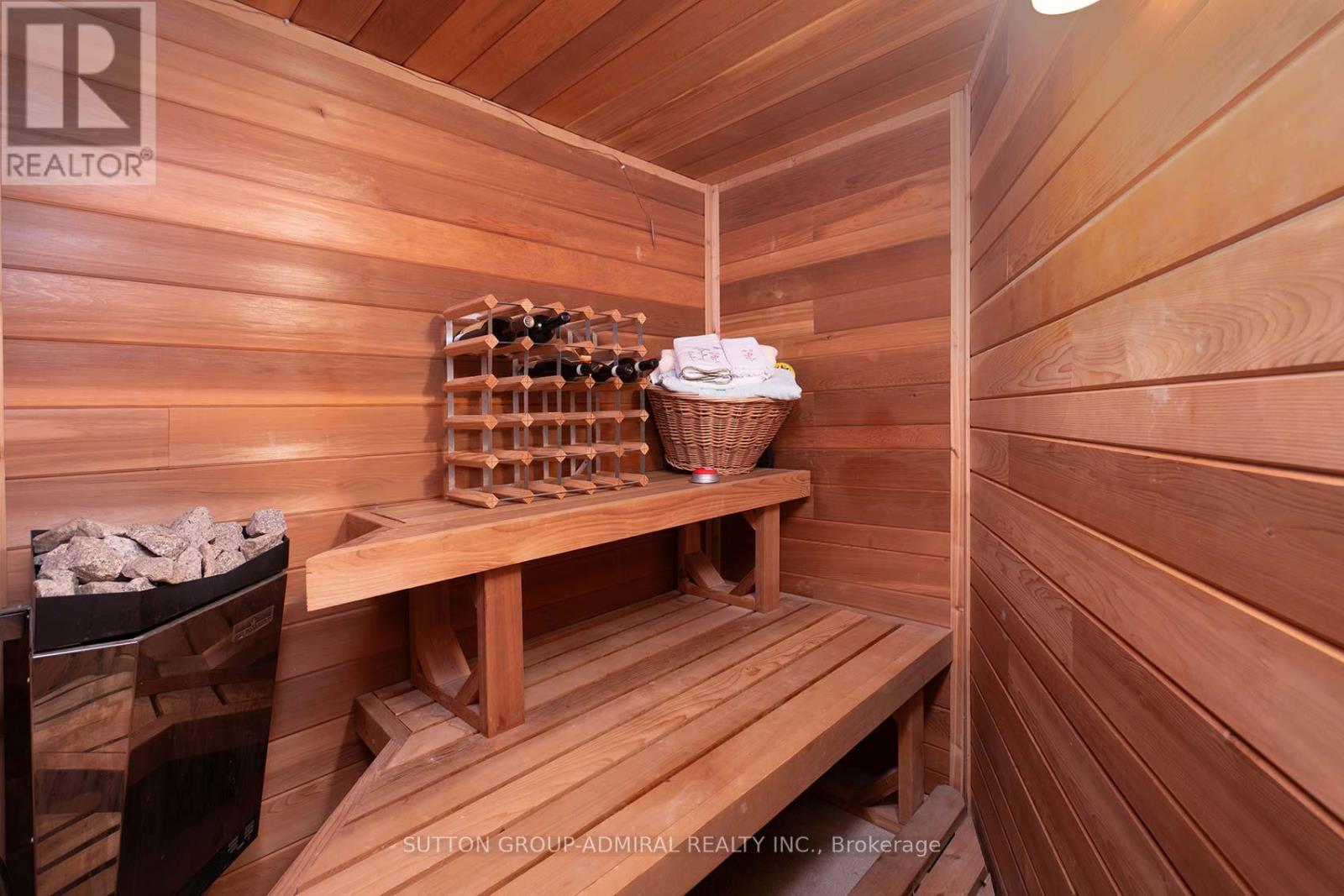 41 Hamptonbrook Drive, Toronto, Ontario  M9P 1A2 - Photo 33 - W12849358