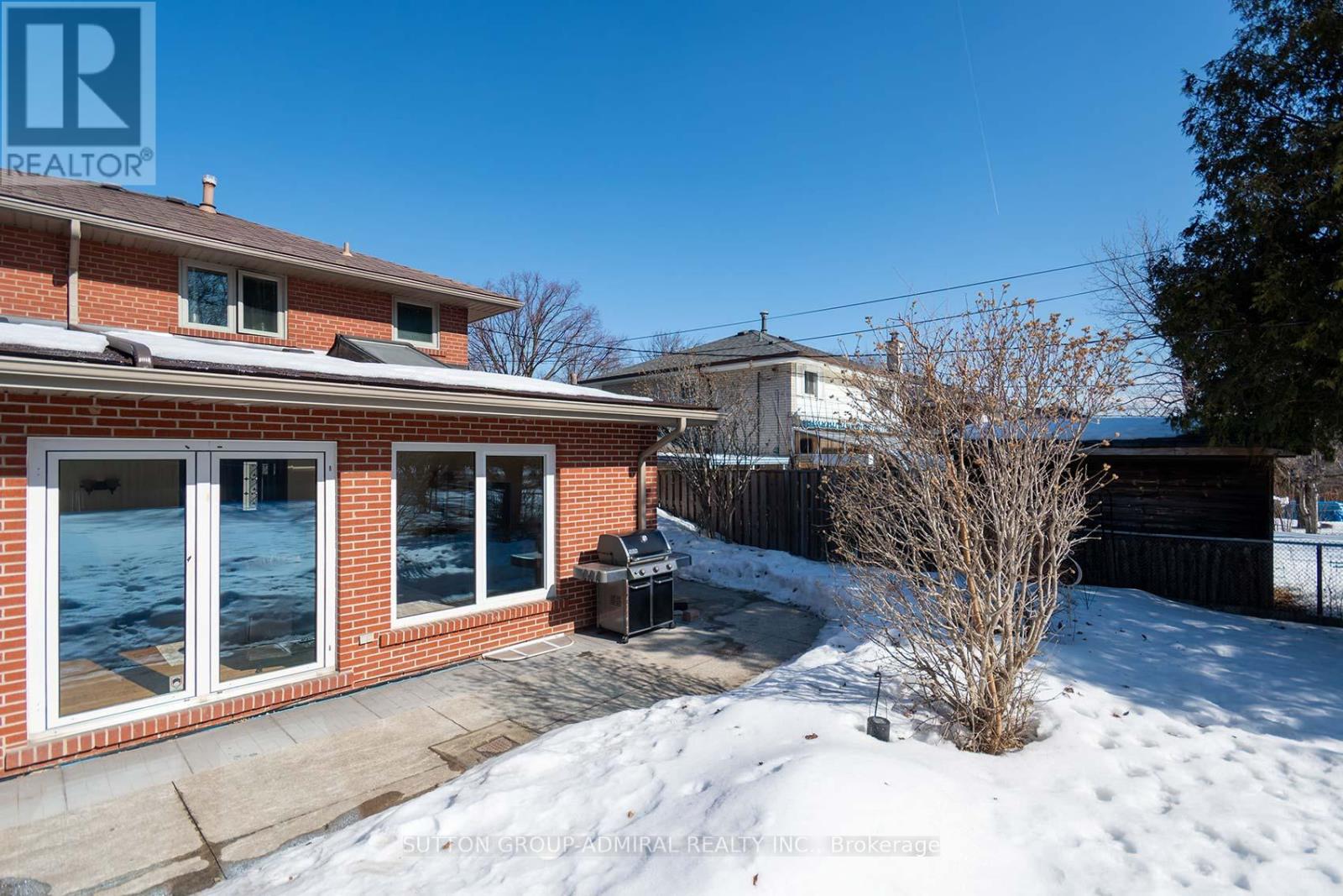 41 Hamptonbrook Drive, Toronto, Ontario  M9P 1A2 - Photo 39 - W12849358
