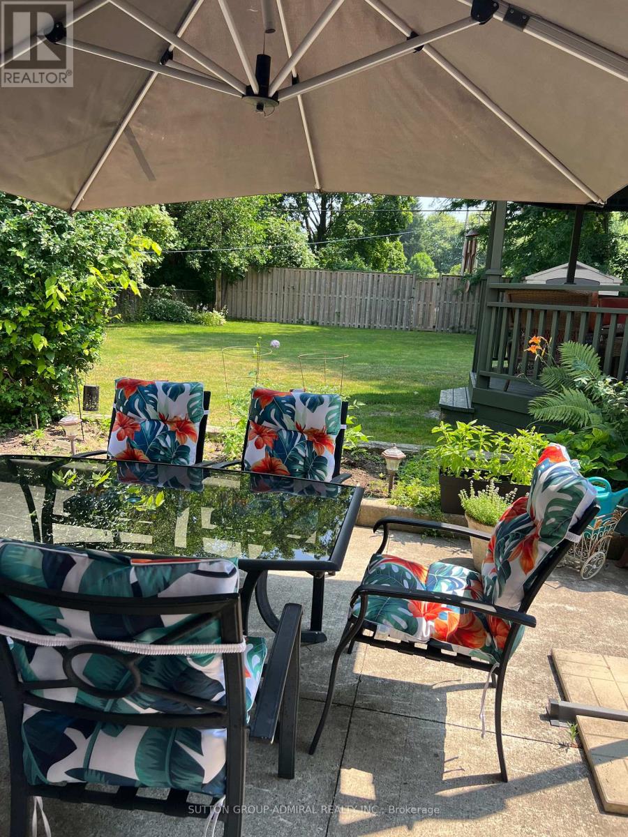 41 Hamptonbrook Drive, Toronto, Ontario  M9P 1A2 - Photo 46 - W12849358