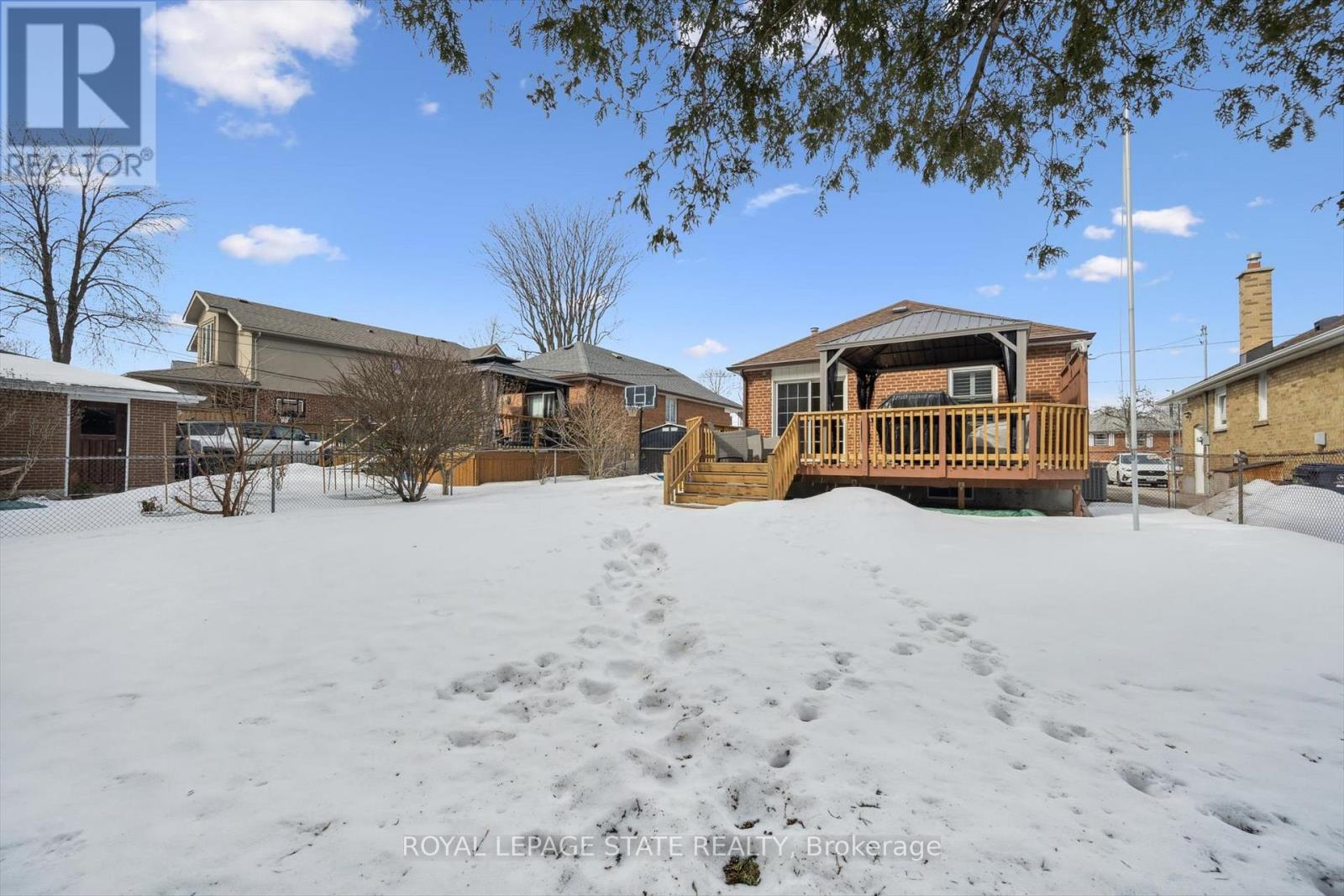 70 Westleigh Crescent, Toronto, Ontario  M8W 3Z7 - Photo 26 - W12849396