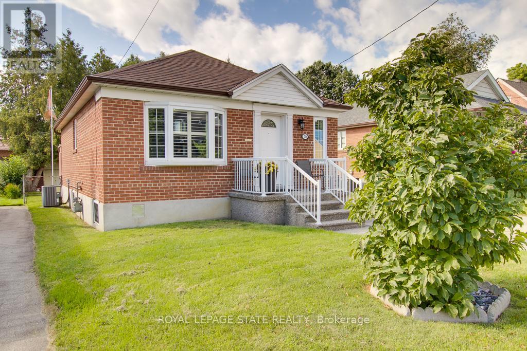 70 Westleigh Crescent, Toronto, Ontario  M8W 3Z7 - Photo 30 - W12849396