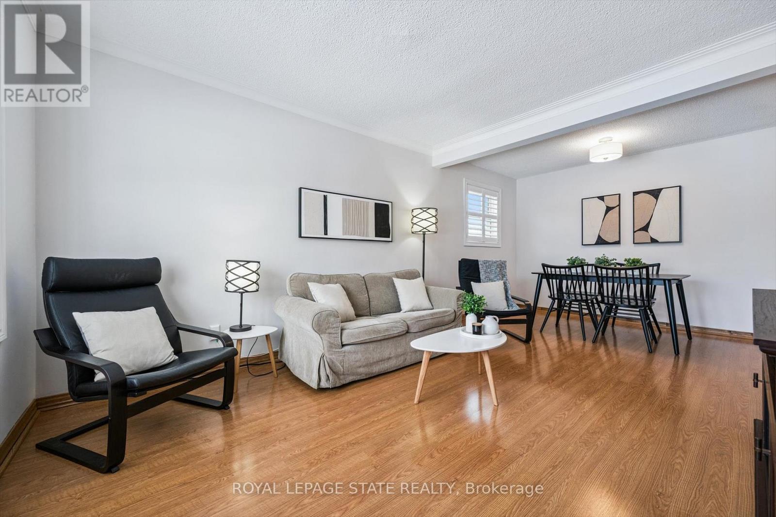 70 Westleigh Crescent, Toronto, Ontario  M8W 3Z7 - Photo 5 - W12849396