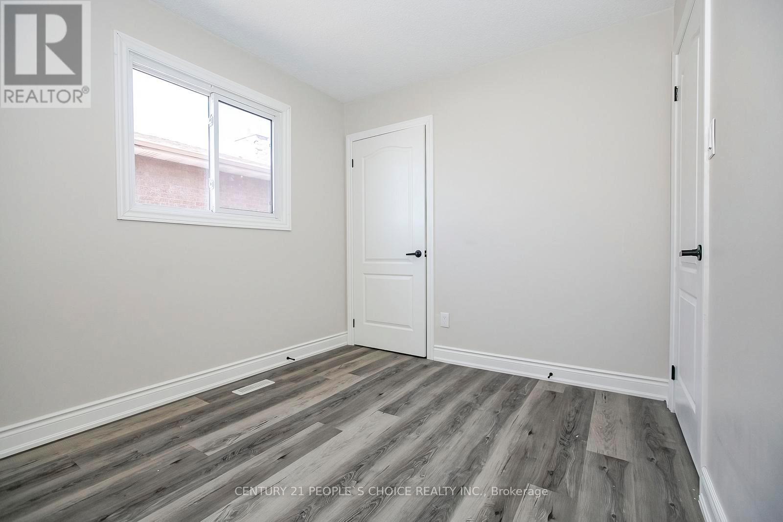 106 Winterfold Drive, Brampton, Ontario  L6V 3T3 - Photo 32 - W12849398