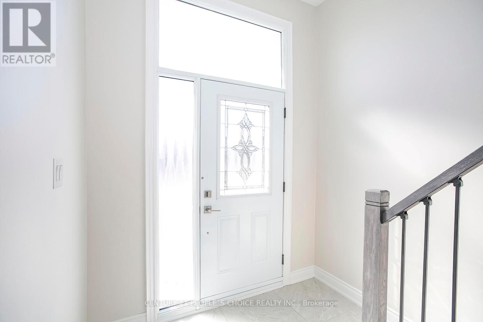 106 Winterfold Drive, Brampton, Ontario  L6V 3T3 - Photo 6 - W12849398