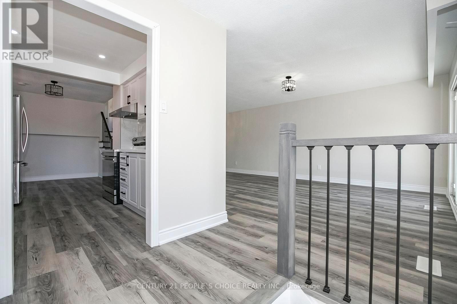 106 Winterfold Drive, Brampton, Ontario  L6V 3T3 - Photo 9 - W12849398