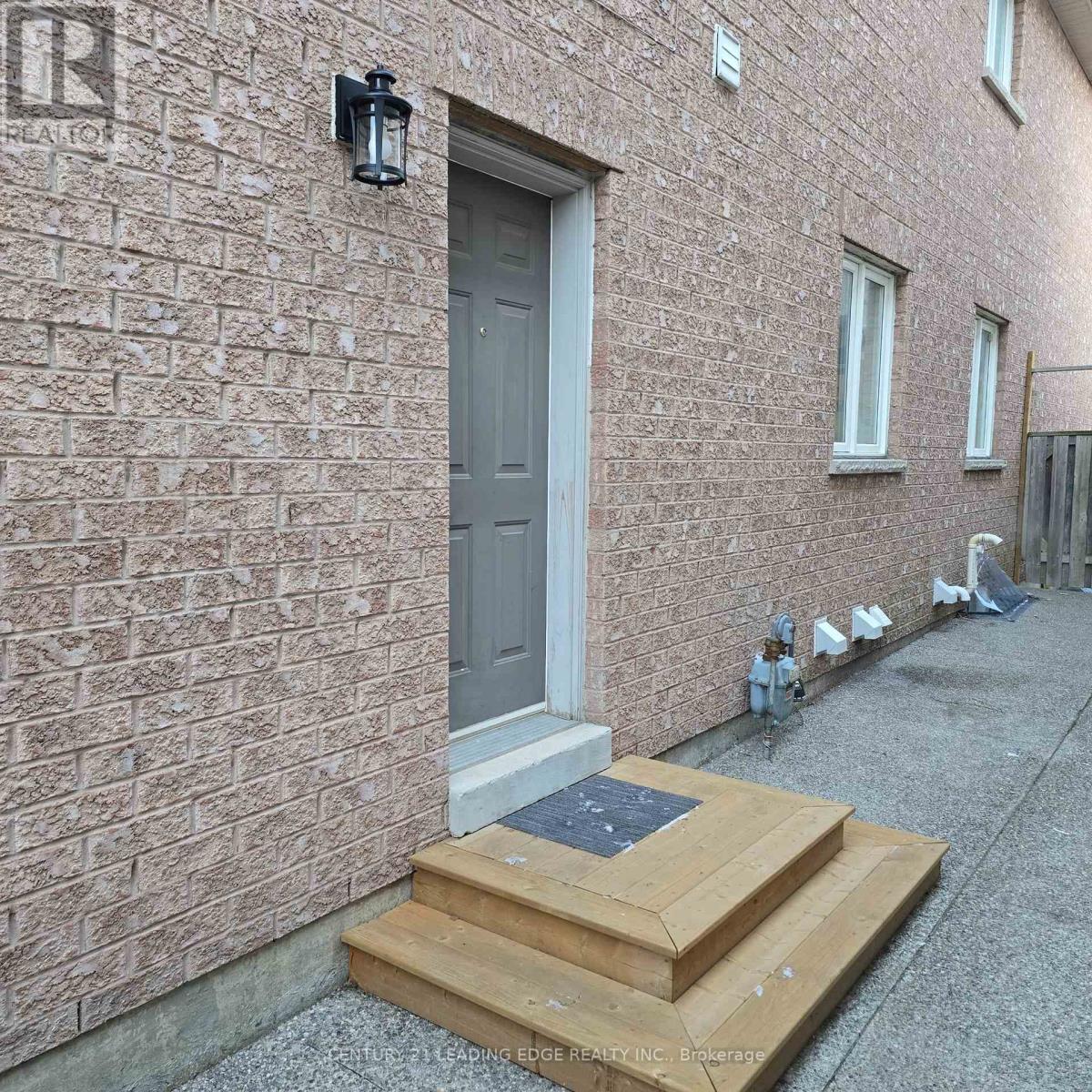 Lower - 1136 Hickory Hollow Glen, Mississauga, Ontario  L5W 1Z8 - Photo 2 - W12849440