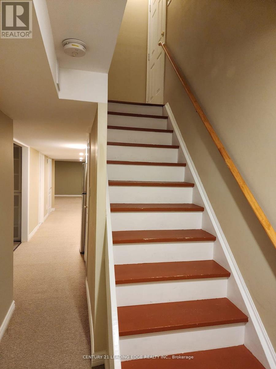 Lower - 1136 Hickory Hollow Glen, Mississauga, Ontario  L5W 1Z8 - Photo 3 - W12849440