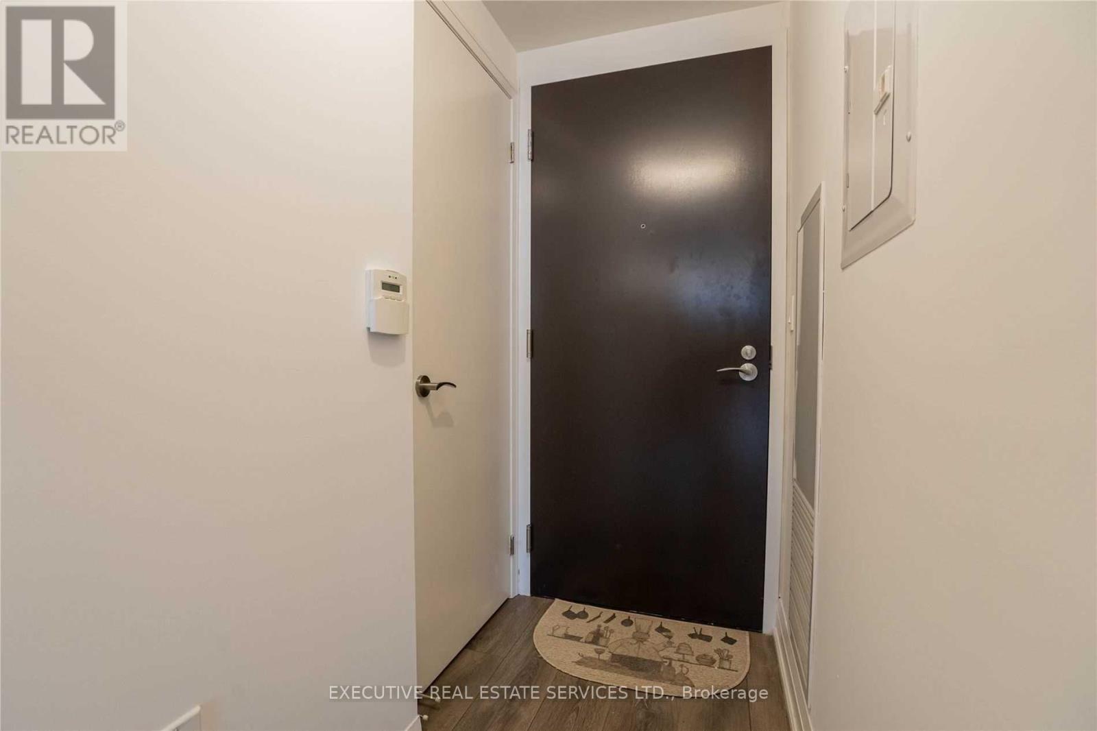 906 - 9 Valhalla Inn Road, Toronto, Ontario  M9B 0B2 - Photo 13 - W12849446