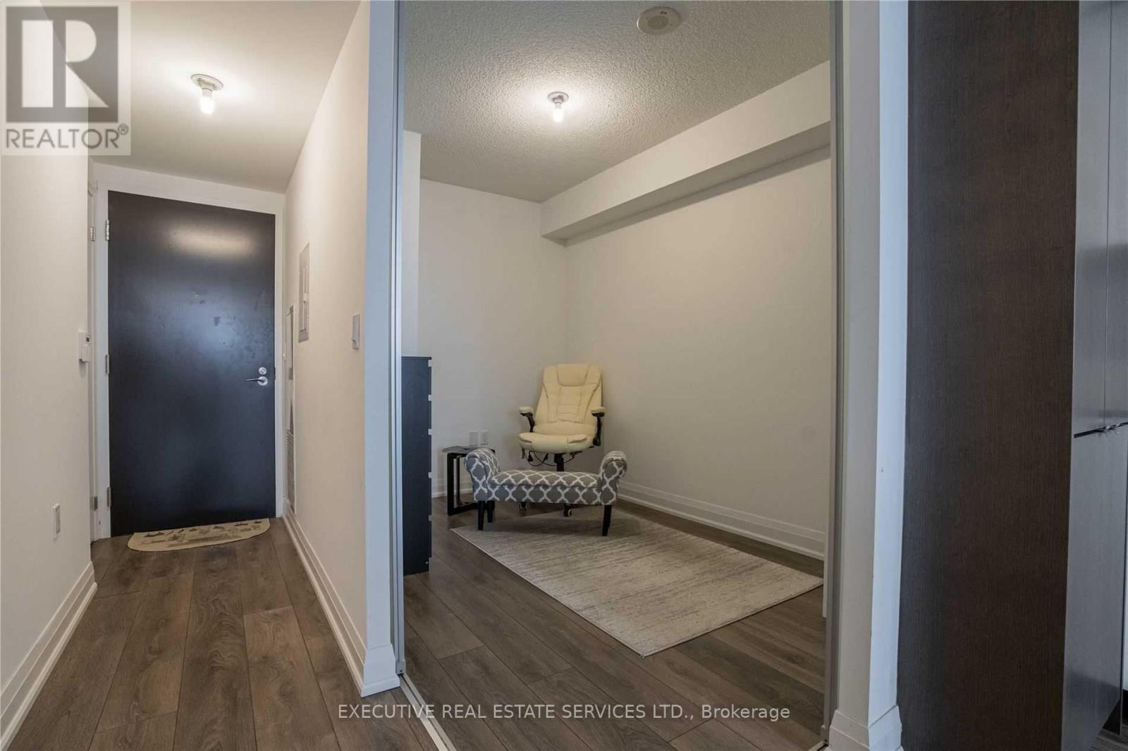 906 - 9 Valhalla Inn Road, Toronto, Ontario  M9B 0B2 - Photo 14 - W12849446