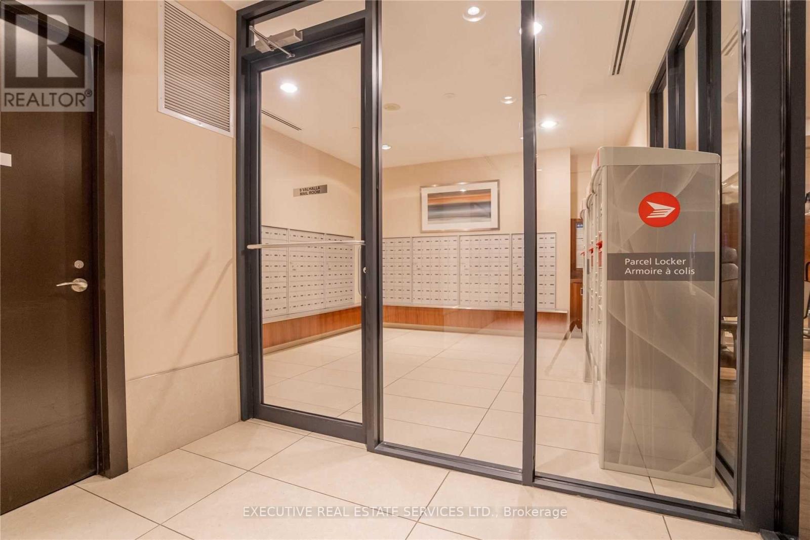 906 - 9 Valhalla Inn Road, Toronto, Ontario  M9B 0B2 - Photo 24 - W12849446