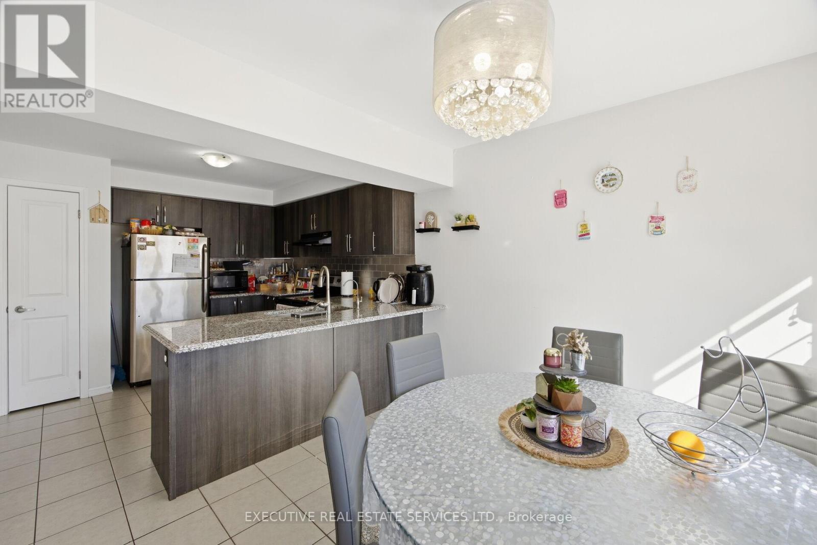 101 Mccleave Crescent, Brampton, Ontario  L6Y 4Y9 - Photo 13 - W12849464