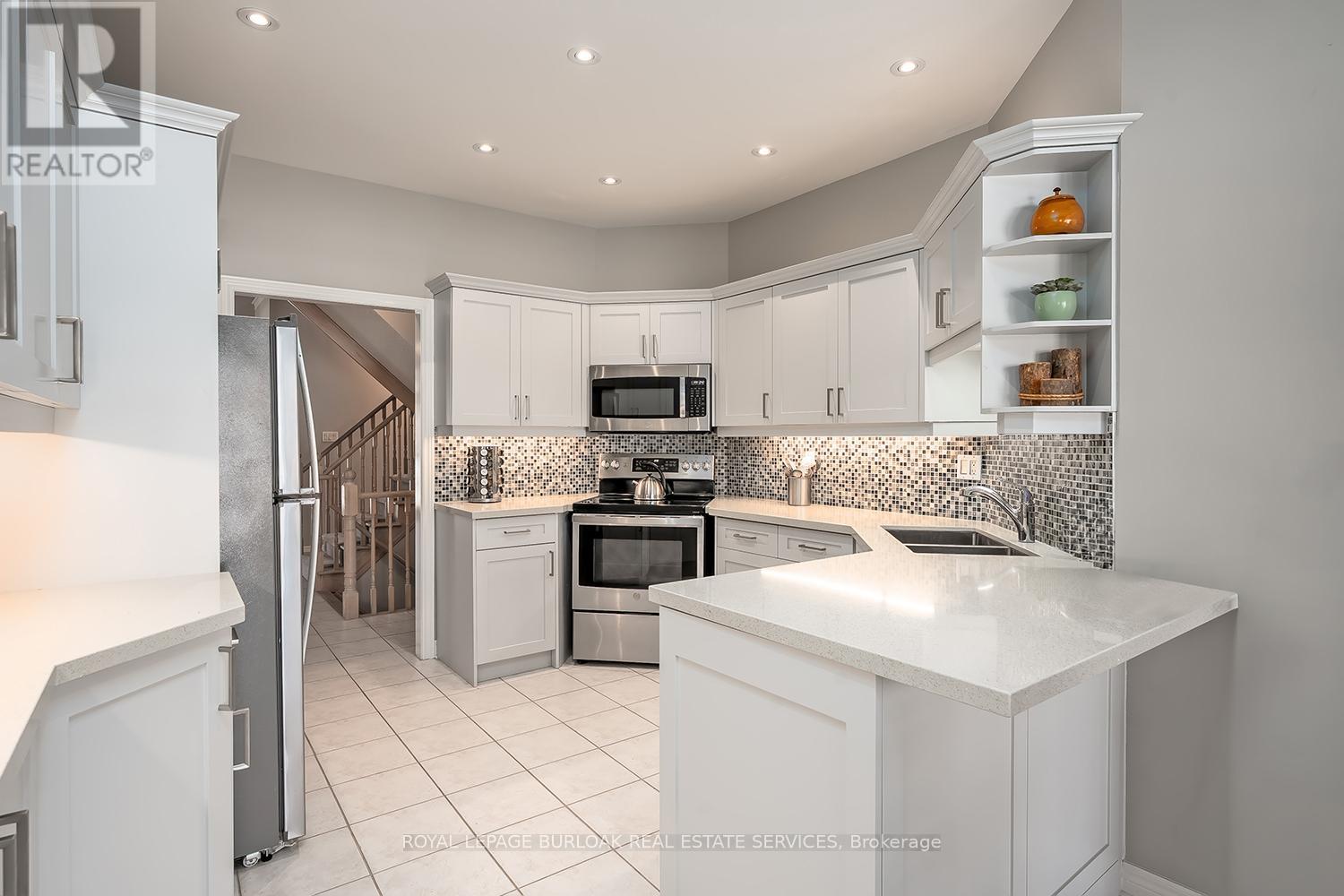 4138 Stonebridge Crescent, Burlington, Ontario  L7M 4N3 - Photo 15 - W12849470