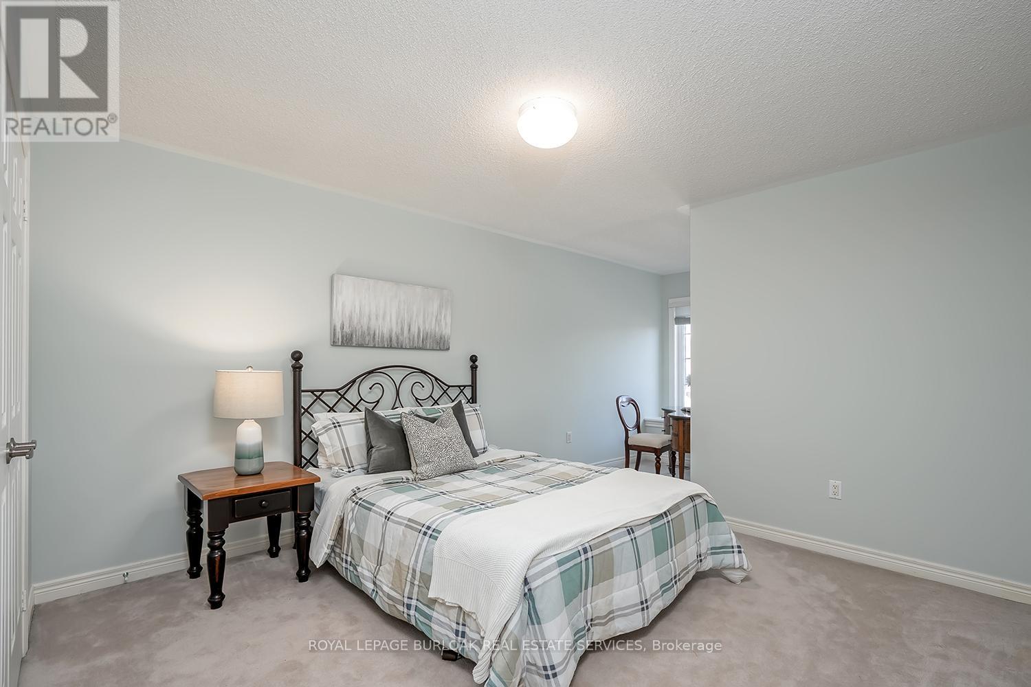 4138 Stonebridge Crescent, Burlington, Ontario  L7M 4N3 - Photo 34 - W12849470