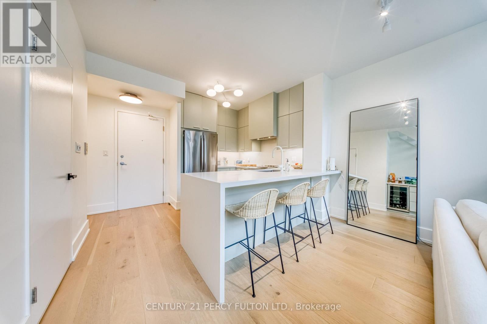 106 - 200 Manitoba Street, Toronto, Ontario  M8Y 3Y9 - Photo 2 - W12849518