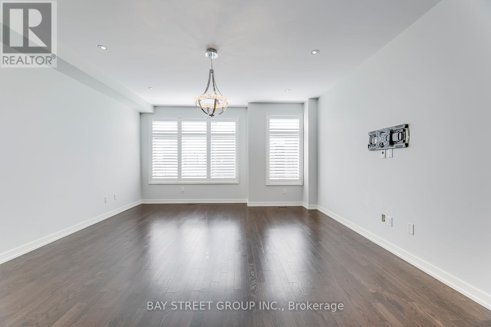 227 Huguenot Road, Oakville, Ontario  L6H 0L6 - Photo 21 - W12849522