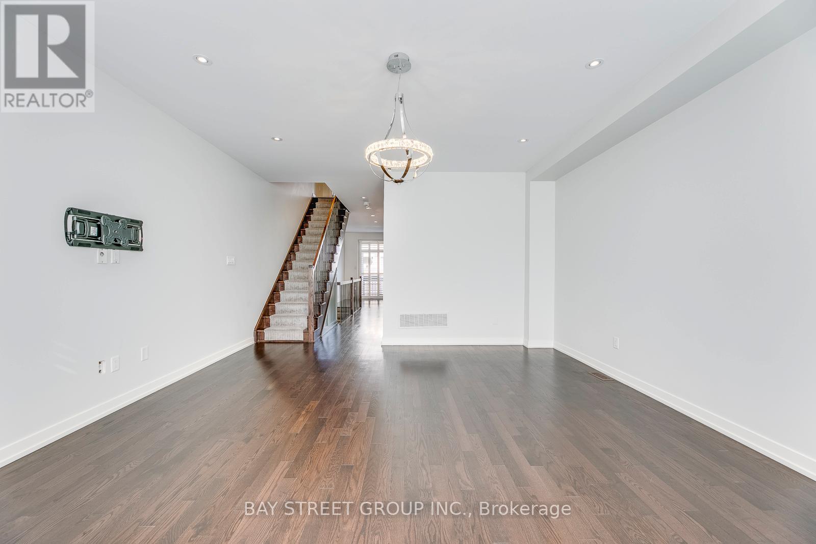 227 Huguenot Road, Oakville, Ontario  L6H 0L6 - Photo 22 - W12849522