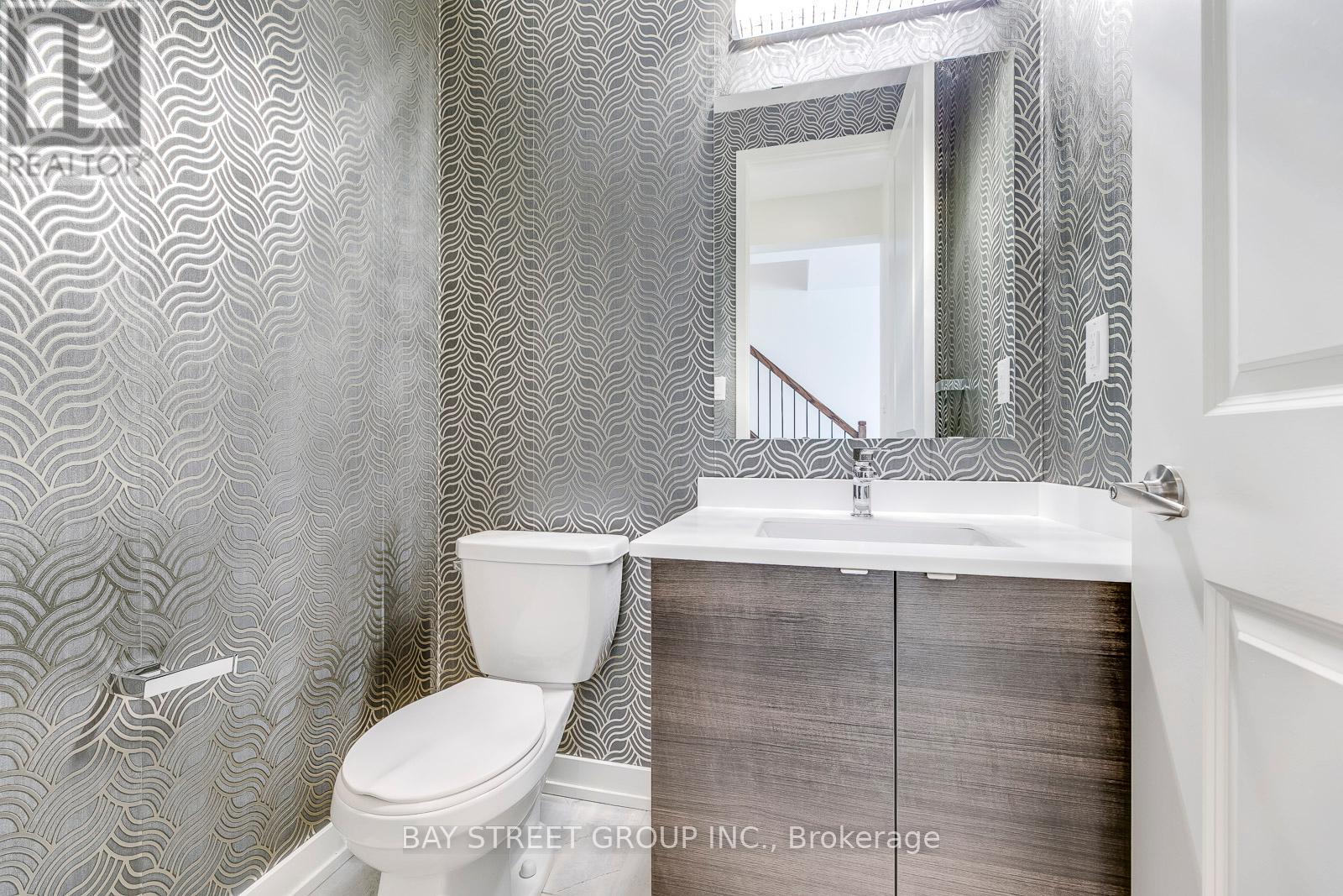 227 Huguenot Road, Oakville, Ontario  L6H 0L6 - Photo 23 - W12849522