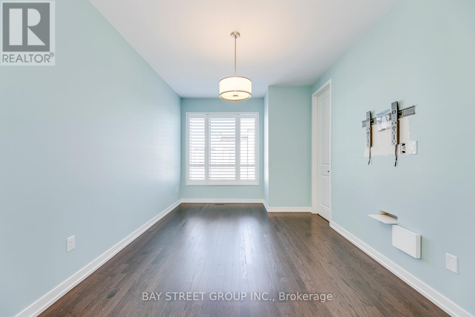 227 Huguenot Road, Oakville, Ontario  L6H 0L6 - Photo 26 - W12849522