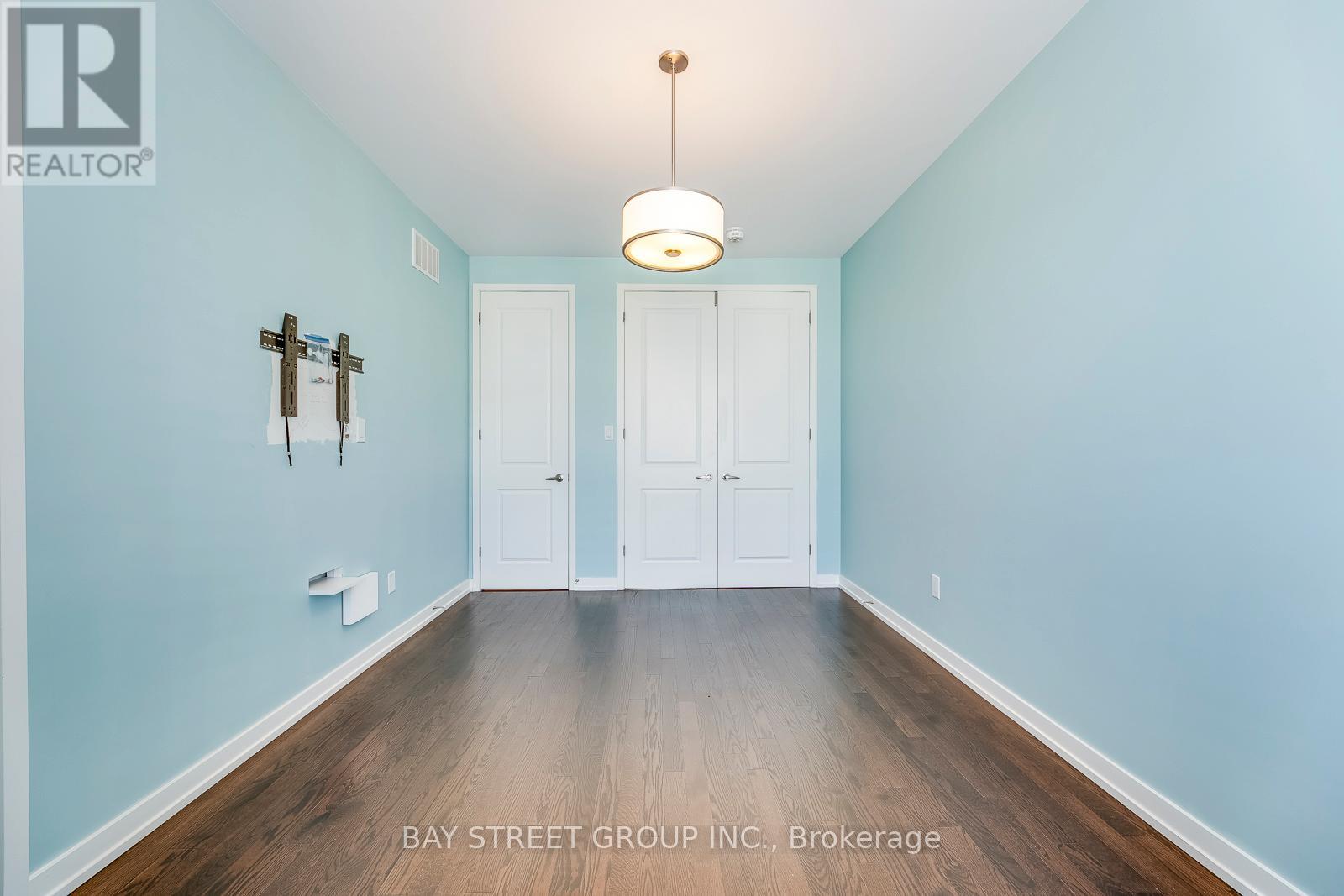 227 Huguenot Road, Oakville, Ontario  L6H 0L6 - Photo 27 - W12849522