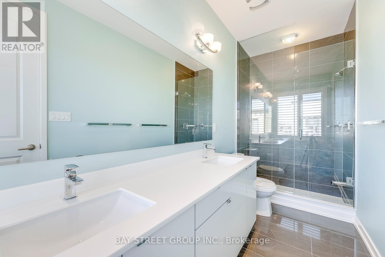 227 Huguenot Road, Oakville, Ontario  L6H 0L6 - Photo 28 - W12849522