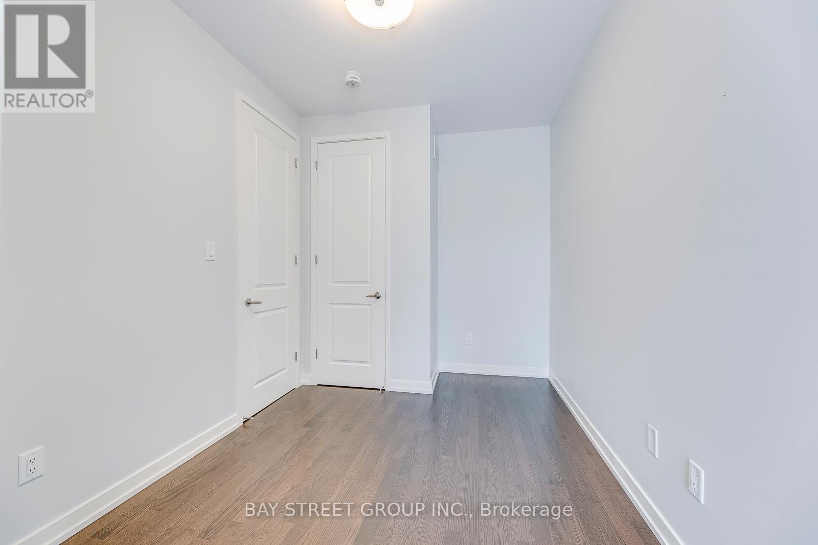 227 Huguenot Road, Oakville, Ontario  L6H 0L6 - Photo 33 - W12849522