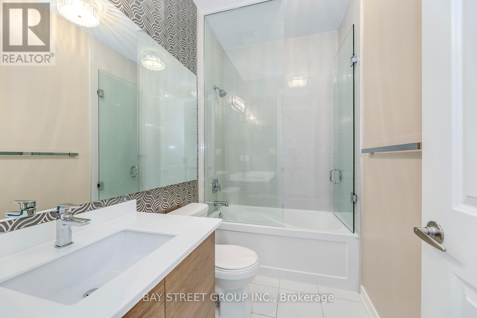 227 Huguenot Road, Oakville, Ontario  L6H 0L6 - Photo 34 - W12849522