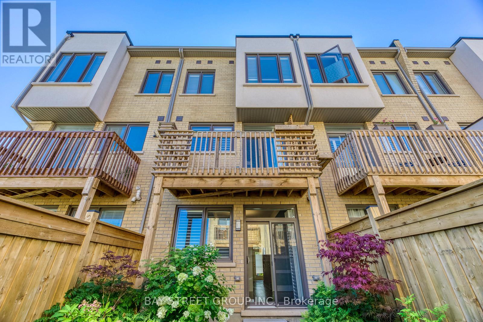 227 Huguenot Road, Oakville, Ontario  L6H 0L6 - Photo 38 - W12849522