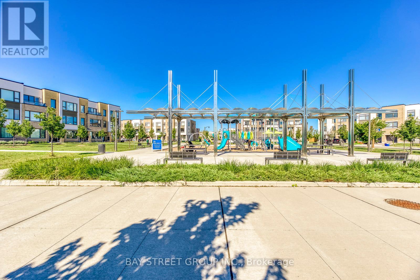 227 Huguenot Road, Oakville, Ontario  L6H 0L6 - Photo 39 - W12849522