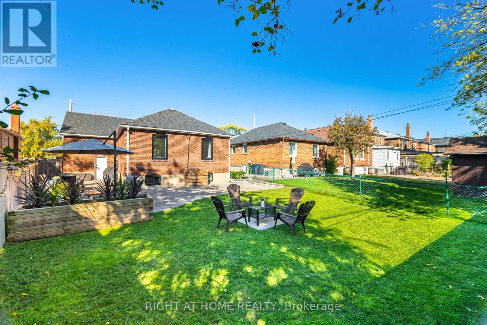 75 Emerald Crescent, Toronto, Ontario  M8V 2B5 - Photo 38 - W12849528