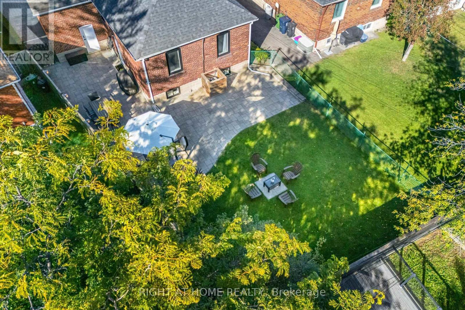 75 Emerald Crescent, Toronto, Ontario  M8V 2B5 - Photo 41 - W12849528