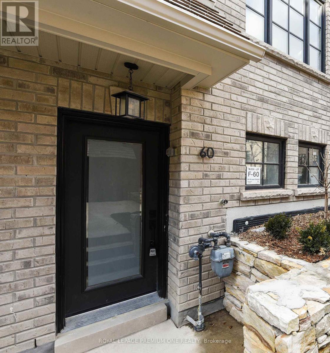 60 - 40 Lunar Crescent, Mississauga, Ontario  L5M 2R5 - Photo 3 - W12849532