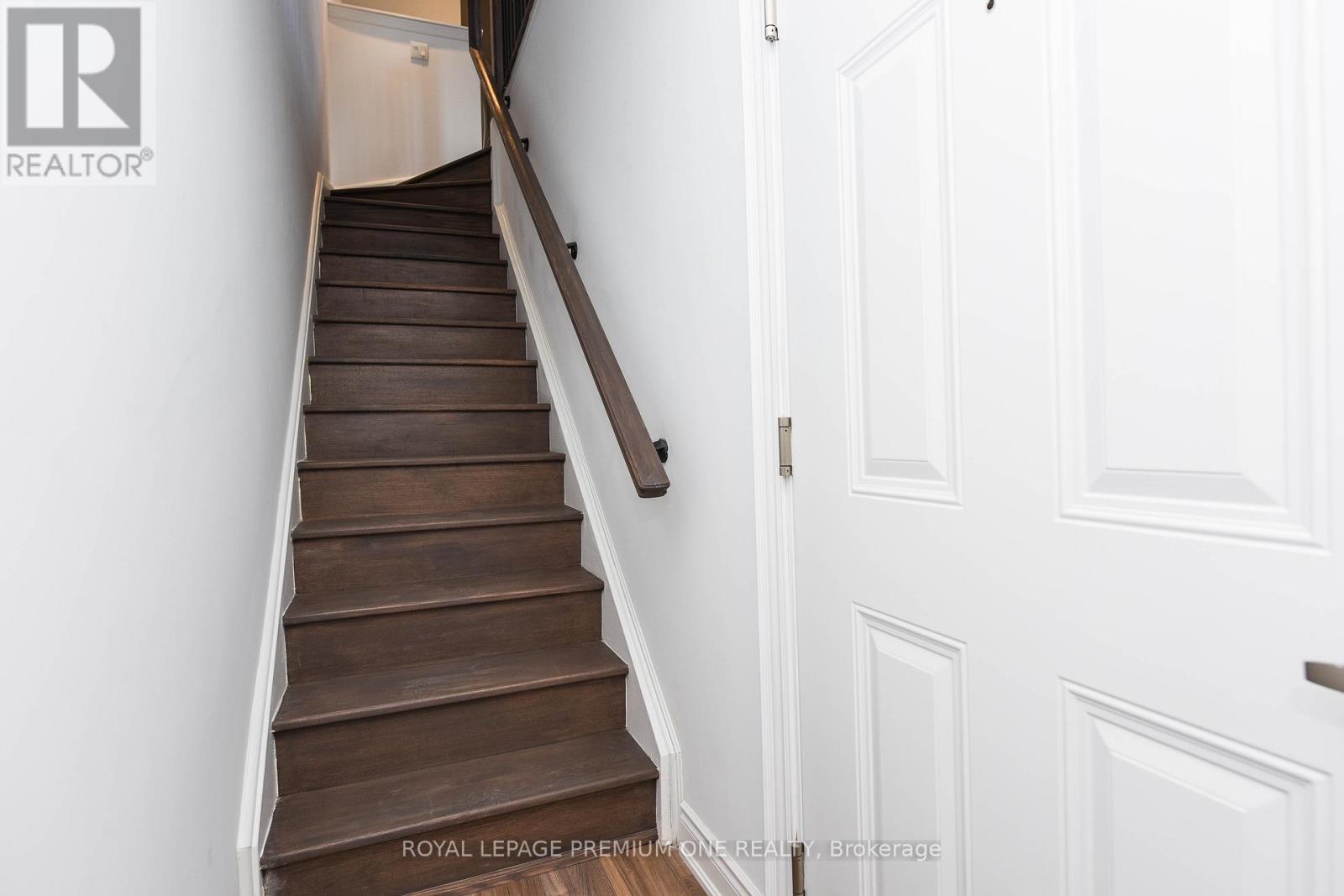 60 - 40 Lunar Crescent, Mississauga, Ontario  L5M 2R5 - Photo 5 - W12849532