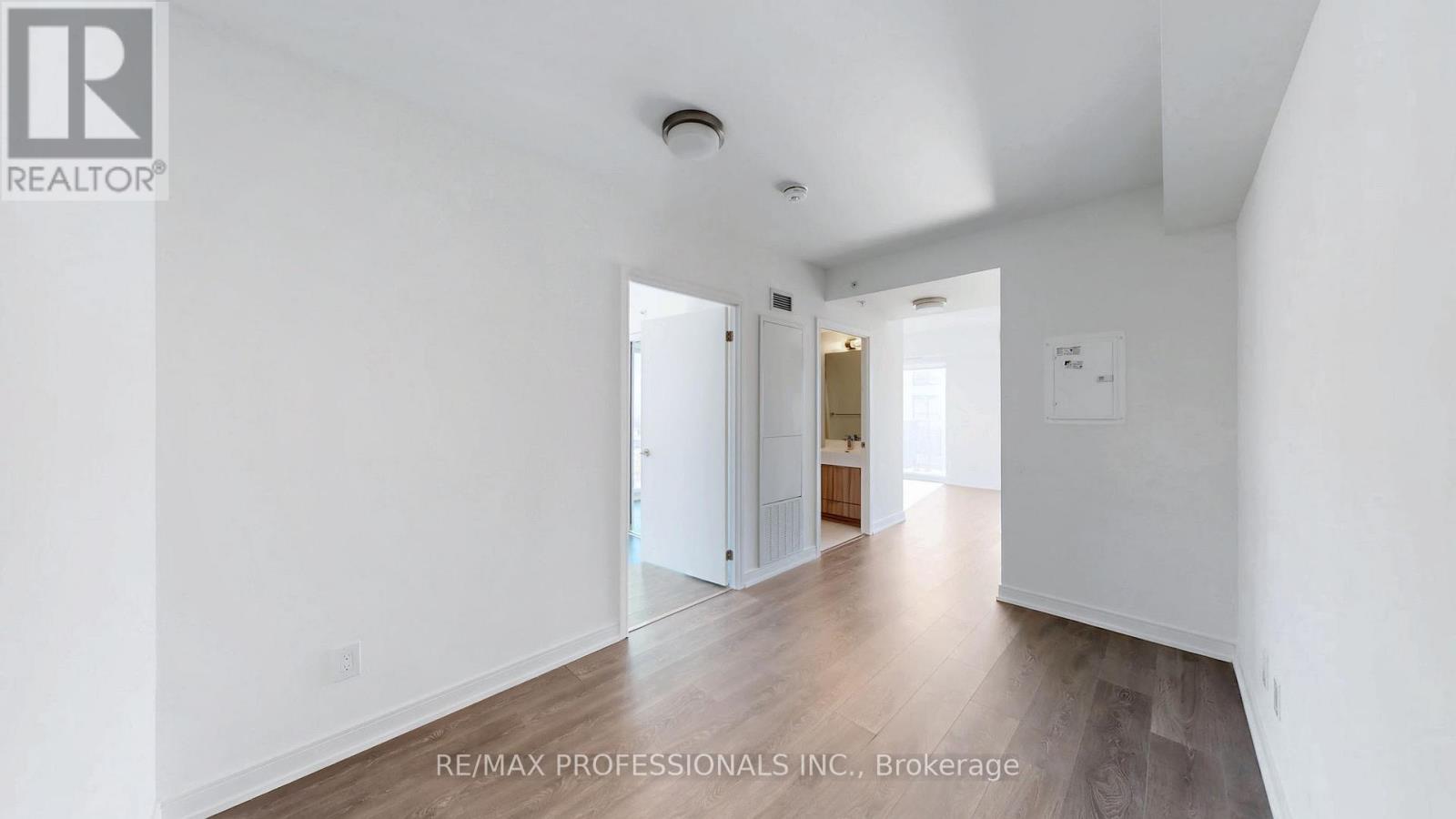 2410 - 30 Samuel Wood Way, Toronto, Ontario  M9B 0C9 - Photo 18 - W12849550