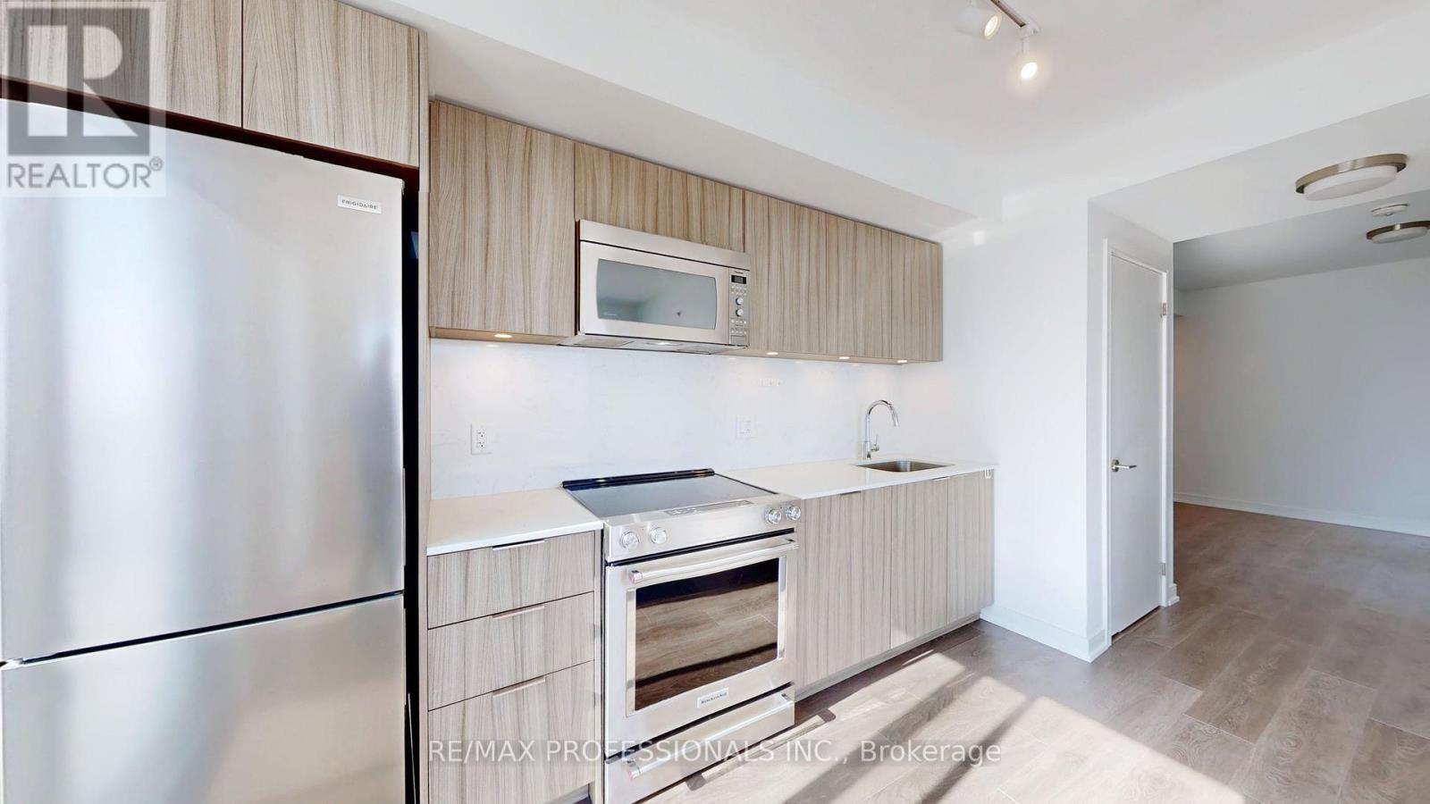 2410 - 30 Samuel Wood Way, Toronto, Ontario  M9B 0C9 - Photo 9 - W12849550